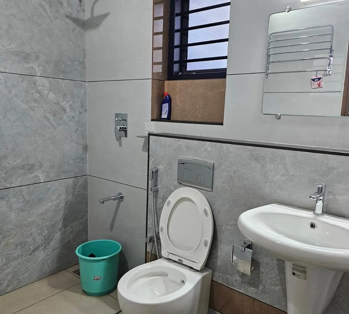Hrishi Guest Suites 3Bhk Thiruvananthapuram Apartment
